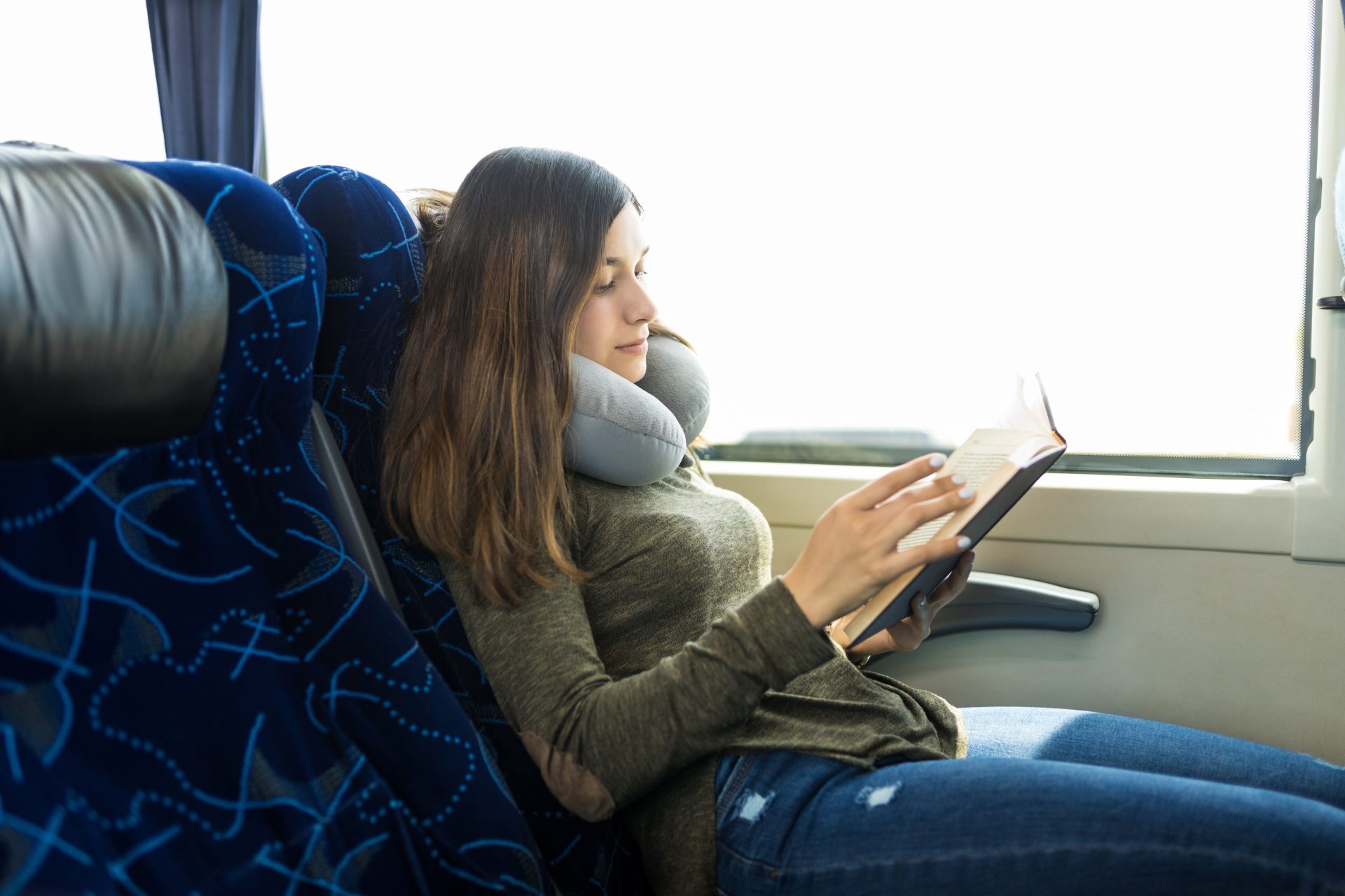 Travel from Chicago to Davenport by Bus